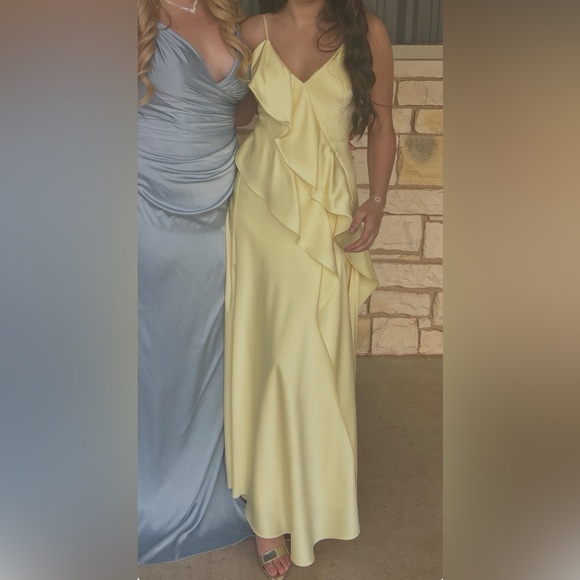 Dresses & Skirts - Elegant Yellow Ruffle Evening Gown